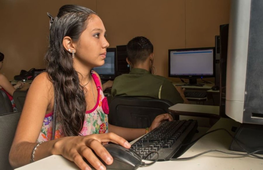 Educaci&oacute;n t&eacute;cnico-profesional, clave para el empleo en la era digital: puede elevar ingresos hasta un 41% en Am&eacute;rica Latina