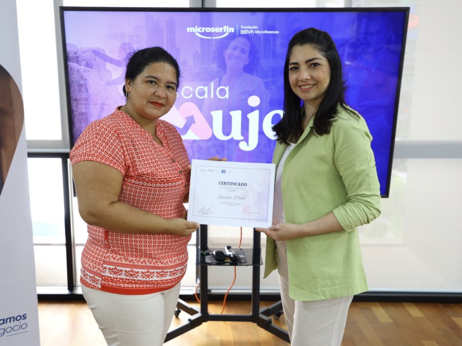 Microserfin impulsa el liderazgo de las microempresarias con la tercera edición del programa Escala Mujer